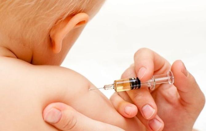 vaccino e bimbo